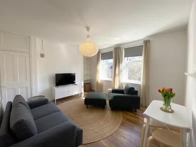 2 bedroom flat for rent in South Sloan Street, Leith, Edinburg.