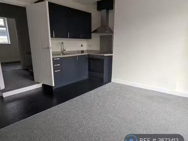 2 bedroom flat for rent in South St, Keighley, BD21