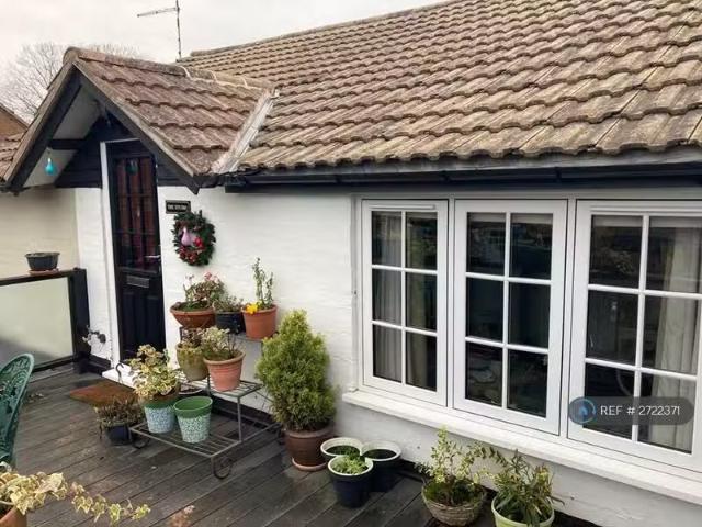 2 bedroom flat for rent in Southam Road, Rugby, CV22