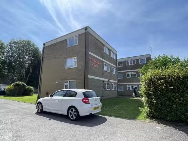 2 bedroom flat for rent in St Johns Court, Penstone Park, Lanc.