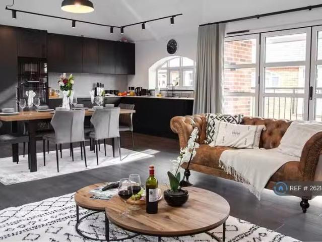 2 bedroom flat for rent in St Peter's Mews, Poole, BH14