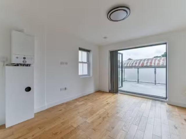 2 bedroom flat for rent in Station Road, Bromley, Sidcup, DA15
