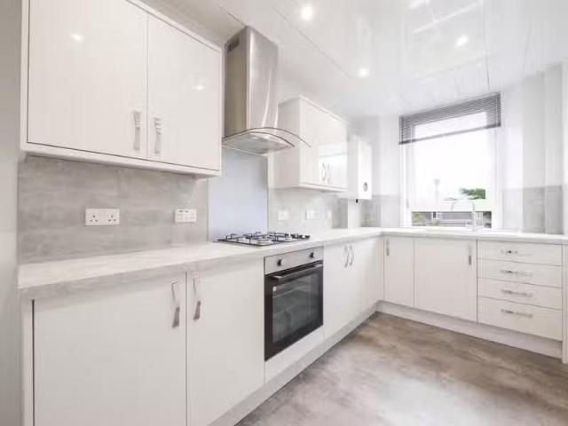 2 bedroom flat for rent in Strathmartine Road, Coldside, Dunde.