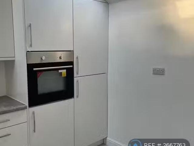 2 bedroom flat for rent in Studley, B807hj, B80