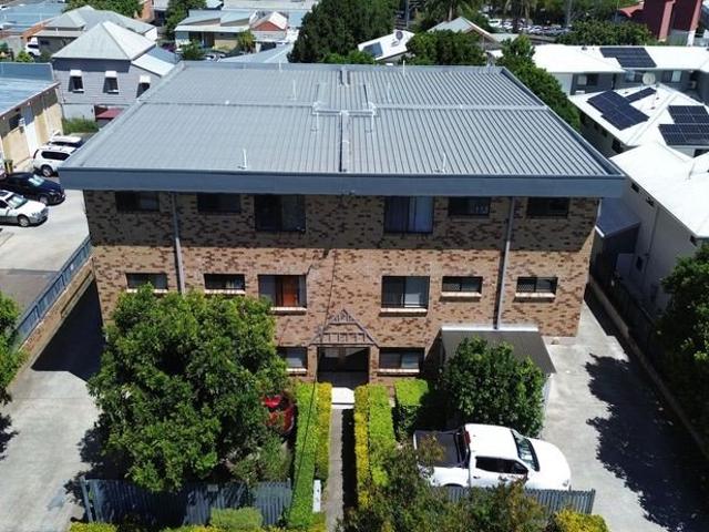 2 Bedroom Flat Great Location