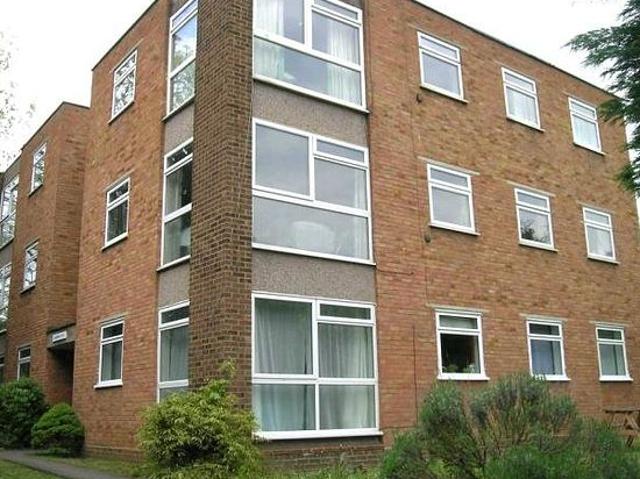 2 bedroom flat in Twickenham