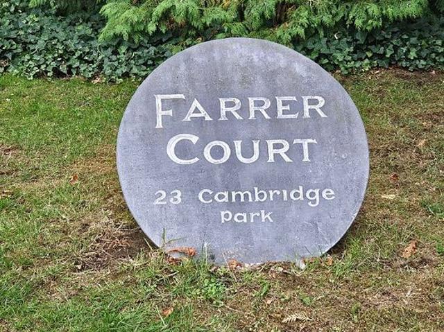 2 bedroom flat in Twickenham