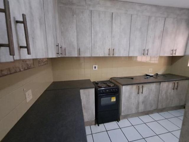 2 Bedroom Flat in Vanderbijlpark CE