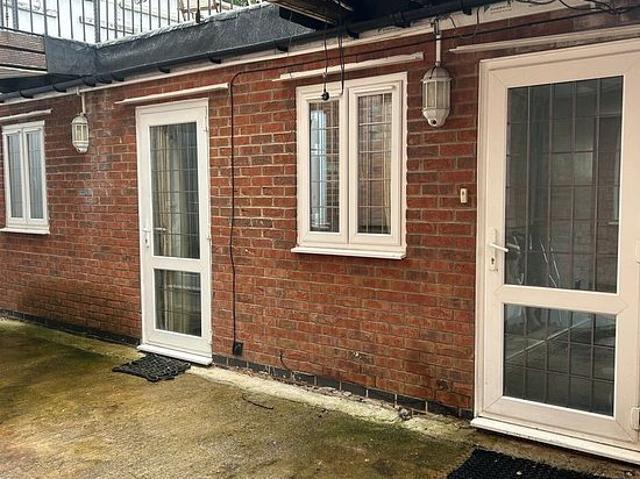 2 bedroom flat in Walsall