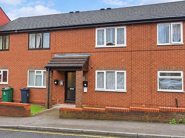 2 bedroom flat in Walsall