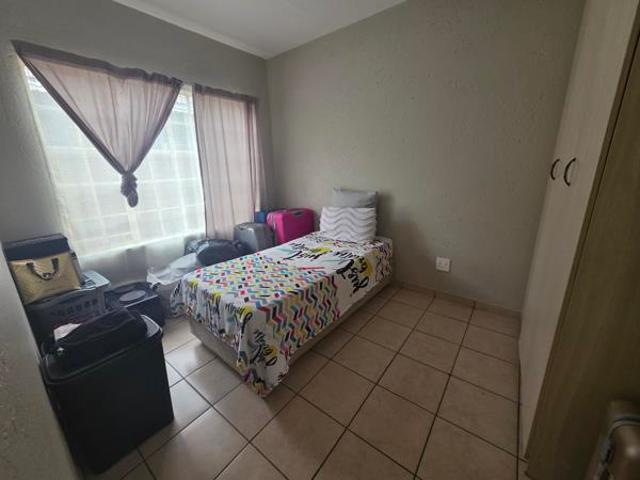 2 Bedroom Flat in Waterval East