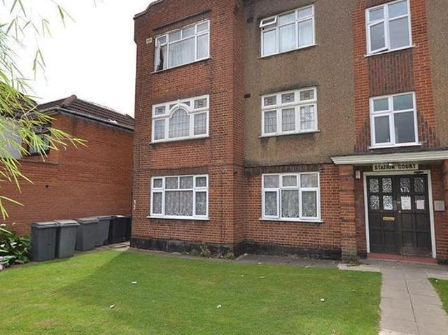 2 bedroom flat in Wembley
