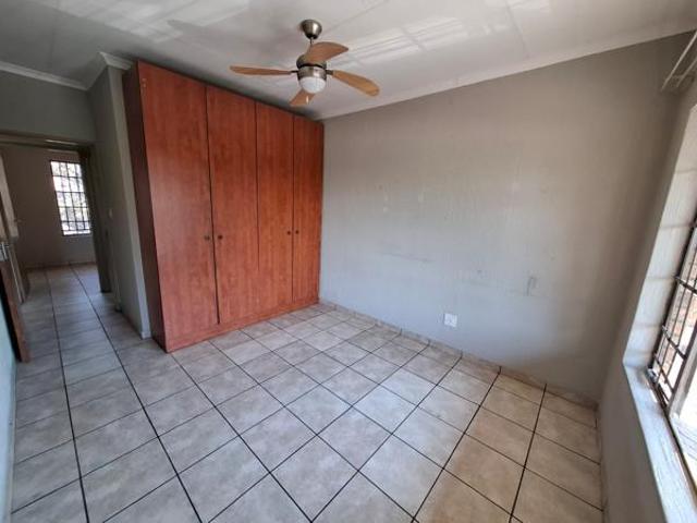 2 Bedroom Flat in West Acres