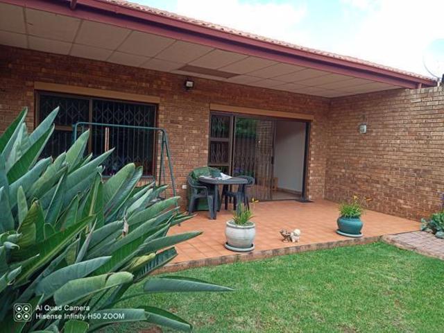 2 Bedroom Flat in Wilro Park
