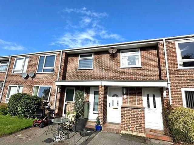 2 bedroom flat in Wirral