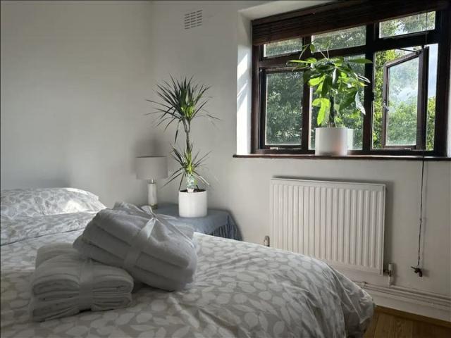 2 bedroom flat in a central location