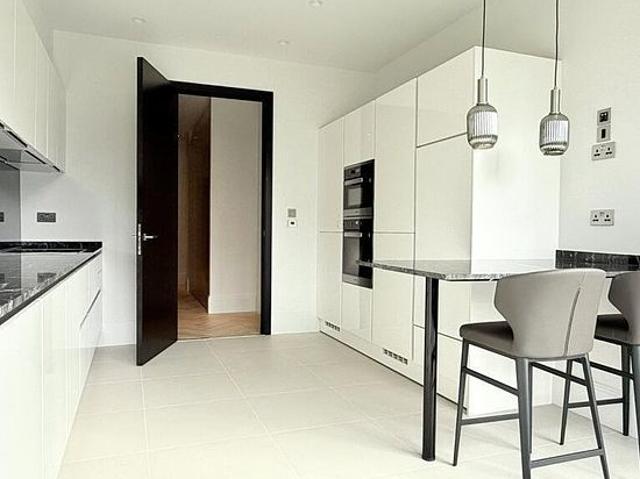 2 bedroom flat in Barnet