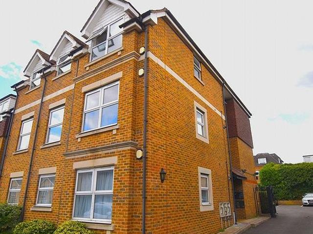 2 bedroom flat in Beckenham