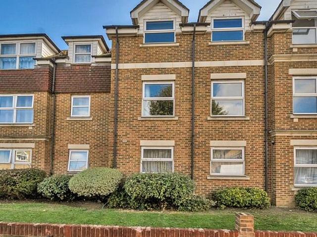 2 bedroom flat in Beckenham