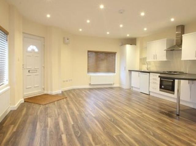 2 bedroom flat in Beckenham