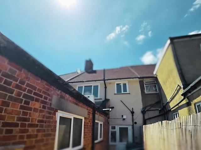2 bedroom flat in Beckenham