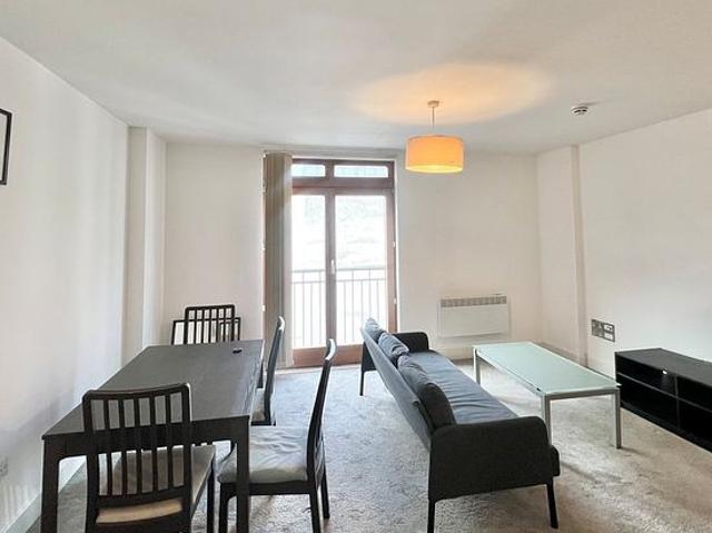 2 bedroom flat in Birmingham