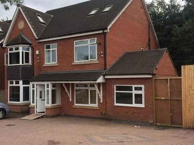 2 bedroom flat in Birmingham