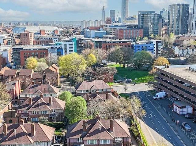 2 bedroom flat in Birmingham