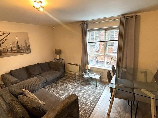 2 bedroom flat in Birmingham