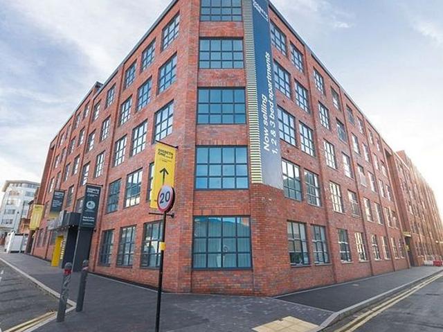 2 bedroom flat in Birmingham