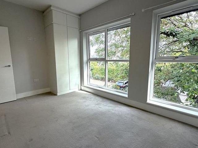 2 bedroom flat in Bromley