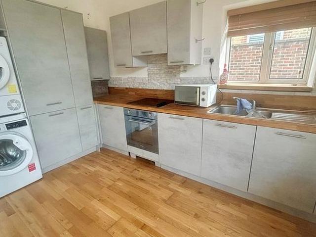 2 bedroom flat in Bromley