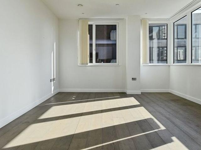 2 bedroom flat in Bromley