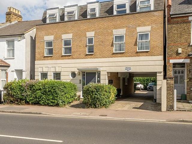 2 bedroom flat in Bromley