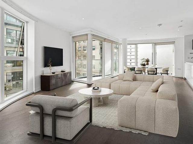 2 bedroom flat in Brentford