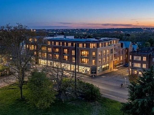 2 bedroom flat in Chigwell