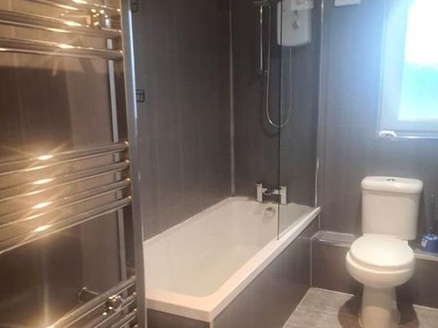2 bedroom flat in Clydebank