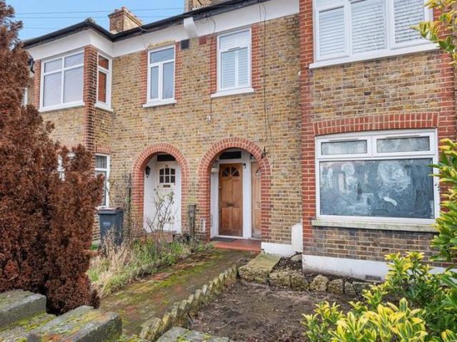 2 bedroom flat in Croydon