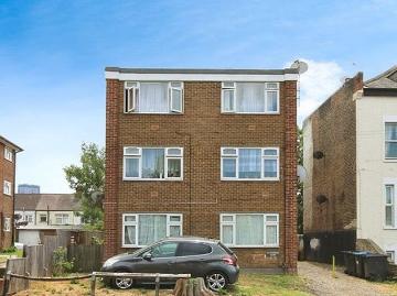 2 bedroom flat in Croydon