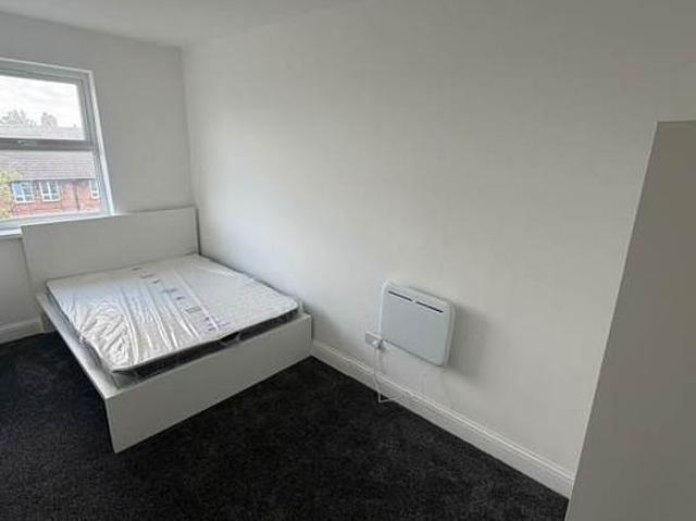 2 bedroom flat in Dagenham