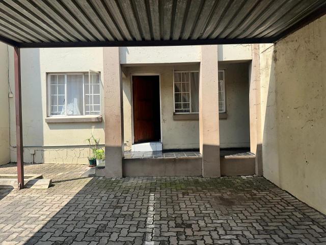2 Bedroom Flat in Elspark