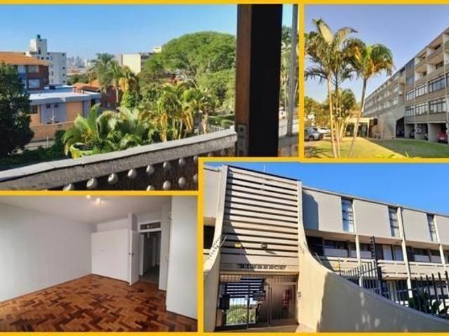 2 Bedroom Flat in Essenwood