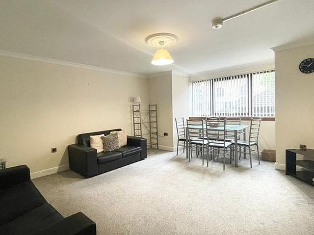 2 bedroom flat in Glasgow