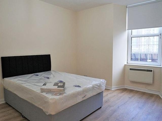 2 bedroom flat in Glasgow