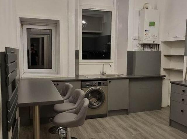 2 bedroom flat in Glasgow