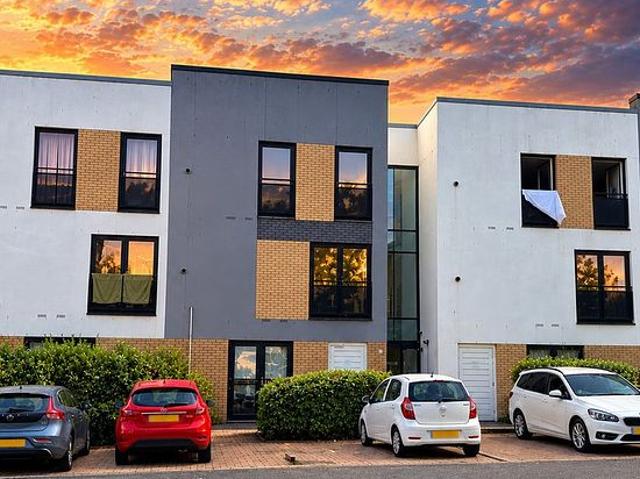 2 bedroom flat in Glasgow