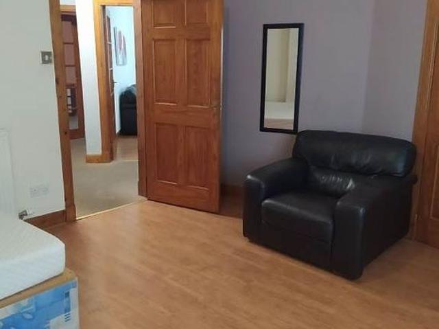 2 bedroom flat in Glasgow