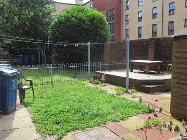 2 bedroom flat in Glasgow