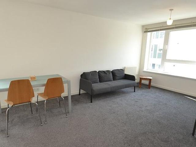 2 bedroom flat in Glasgow
