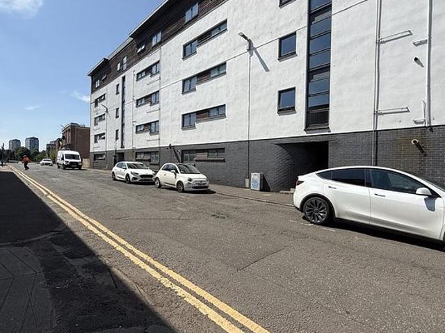 2 bedroom flat in Glasgow